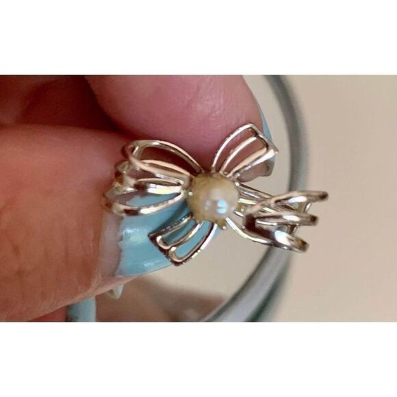 Vintage silver & pearl screw back earrings - Picture 2 of 3